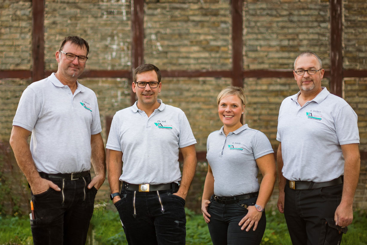 Dachdeckermeister Voss 2 Dachdecker Voss Ansprechpartner - Christoph Voss - Anne Golub - Andreas Geckert - Andreas Wengler